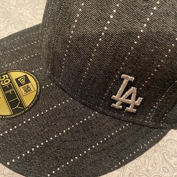 LA fitted cap - Picture 4 of 7